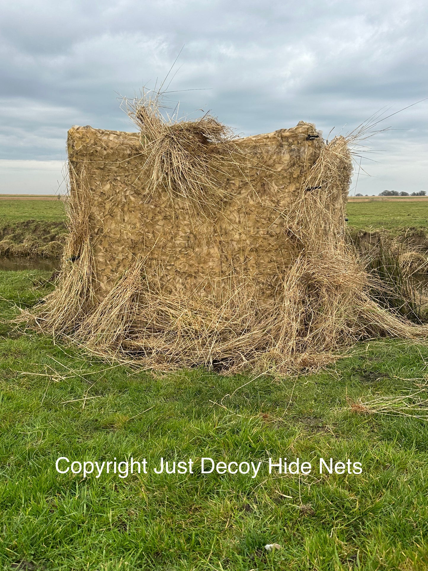 The new brown Stealth Ghost late season Camouflage 2-ply Hide Net 4mx1.5m (Hunting Shooting Blind)